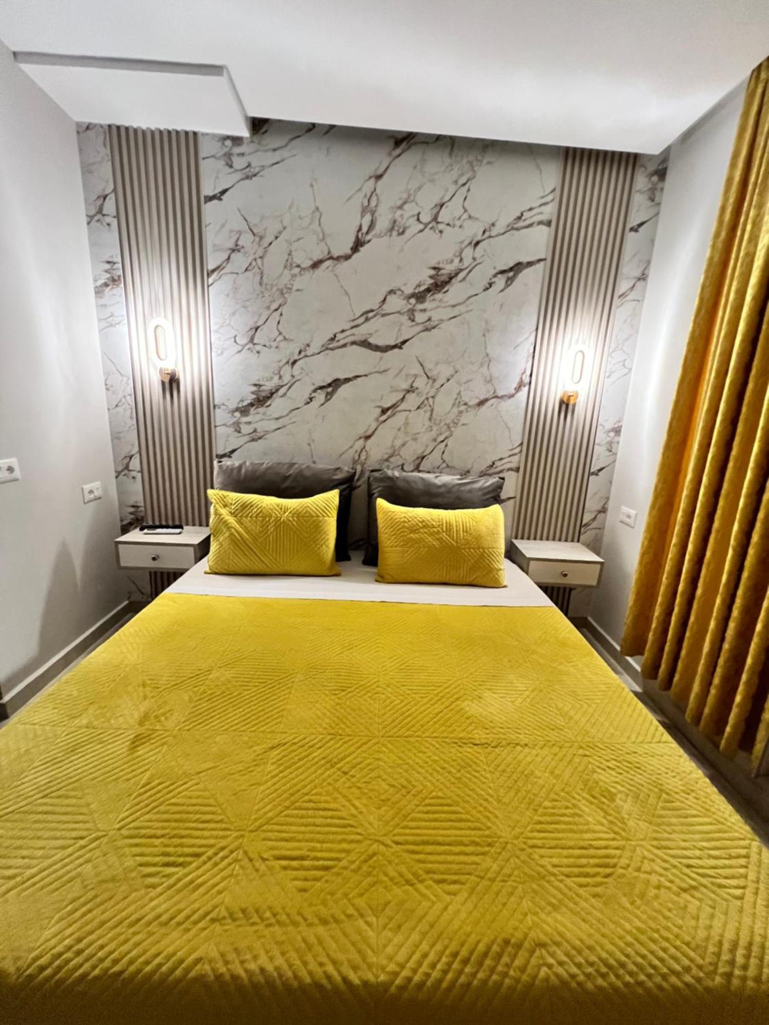 Lyden Hotel Golem  Eksteriør billede